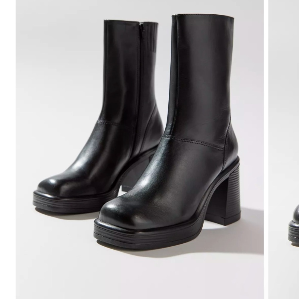Steve Madden Black Heeled Fantsie Boot
Black Leather